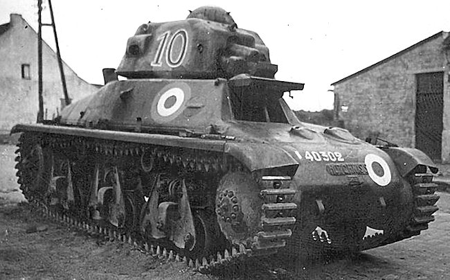hotchkiss-h35-tank-french-min