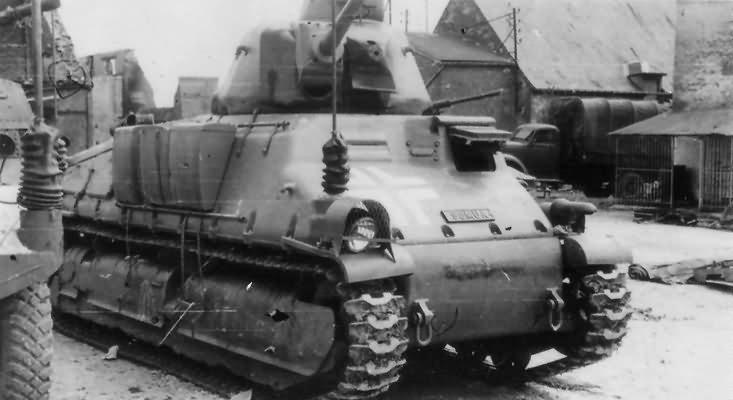 Somua_S35_german_tank-min
