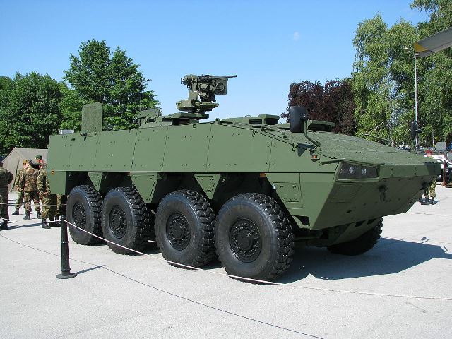 1200px-Patria_AMV_Karlovac_2009_8