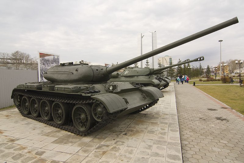 800px-Tank_T-54_in_Verkhnyaya_Pyshma