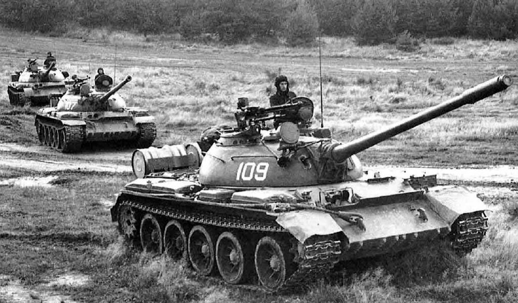 Takom 2055 T-54B Russian Medium Tank (51)a