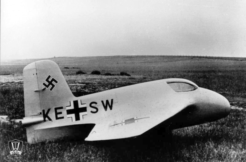 Bundesarchiv_Bild_146-1972-058-62,_Raketenjäger_Me_163_A-V4-min